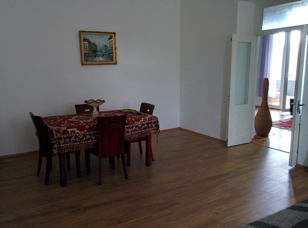 Guesthouse Natali Telavi Bagian luar foto